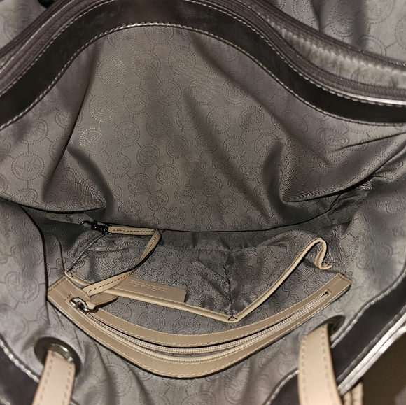 Purse - Picture 5 of 8